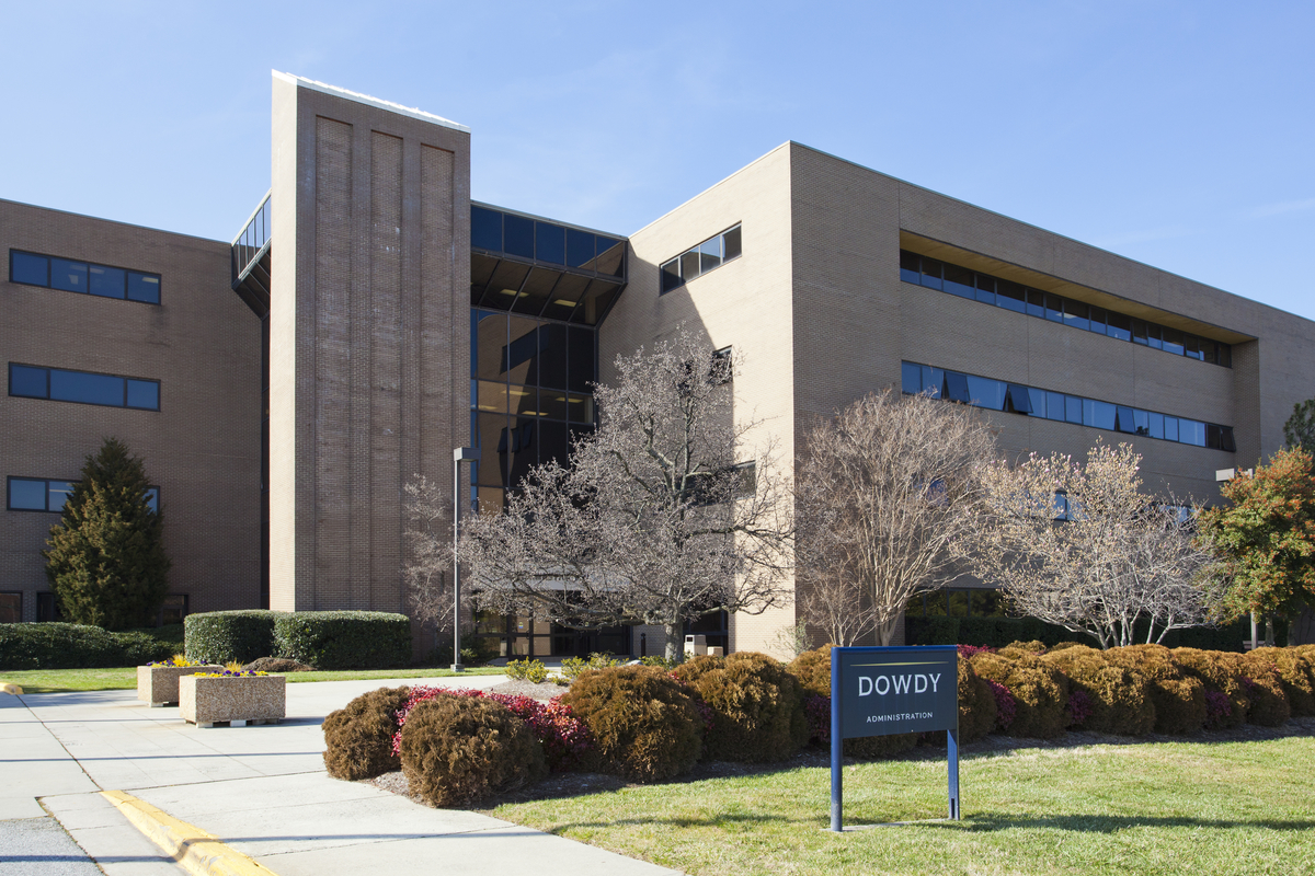 the front of the dowdy administration building