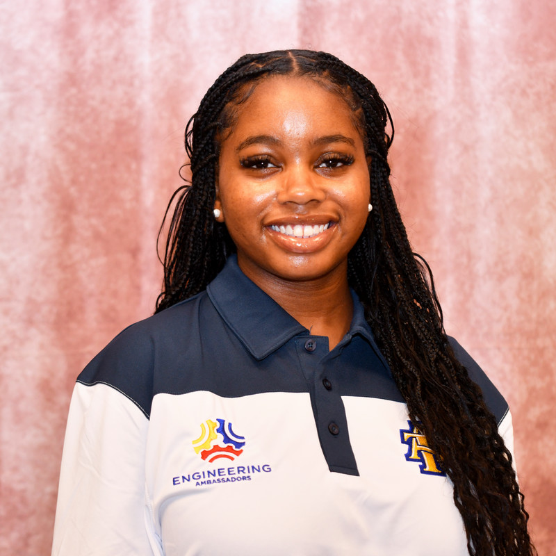 Headshot of Kennedy Gibson (Ambassador)