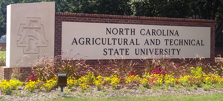Picture of university name sign